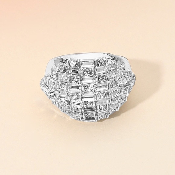 Gold & Silver Checkered Pattern Baguette Stone Embellished Chunky Stretch Ring